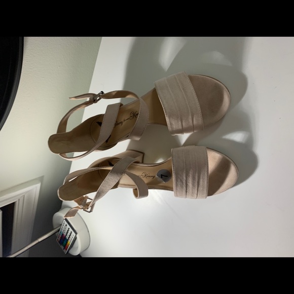 blush pink high heels - Picture 3 of 3